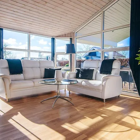 4 Star In Ferienhaus *
